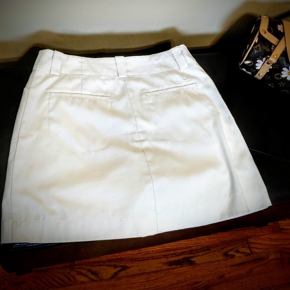 Nike Dri fit white GOLF GYM TENNIS SKORT sz4 - Picture 7 of 8